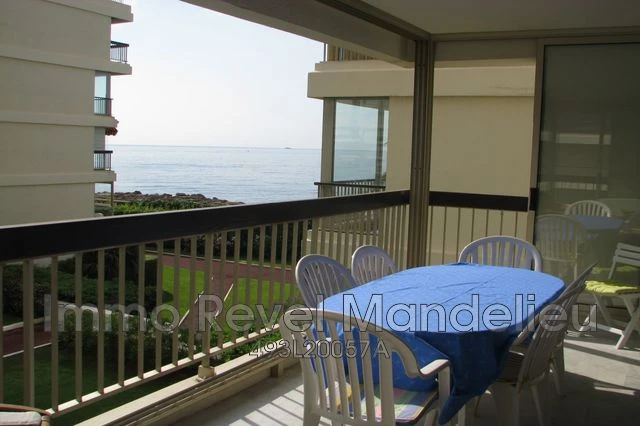 Appartement Mandelieu-la-Napoule Bord de mer,  Location saisonnière appartement  2 pièces   54&nbsp;m&sup2;
