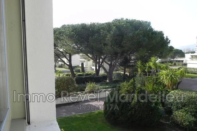 Appartement Mandelieu-la-Napoule Bord de mer,  Location saisonnière appartement  2 pièces   54&nbsp;m&sup2;
