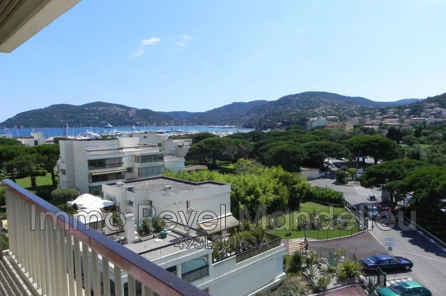 Photo Appartement Mandelieu-la-Napoule Bord de mer,  Location saisonnière appartement  1 pièce   31&nbsp;m&sup2;